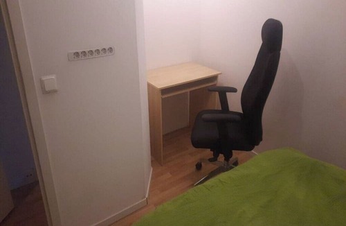 Solna Apartment | Cozy room 3min from Stockholm. Good communication. Close to Hagaparken & shopping center.