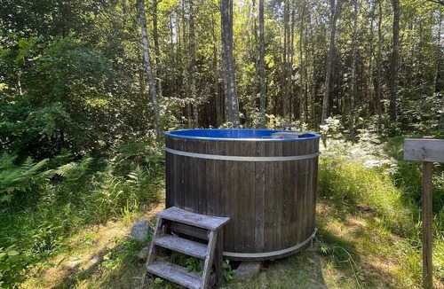 Aseda House | Little Owl House – Cosy Swedish Holiday Home with Hot Tub in Småland
