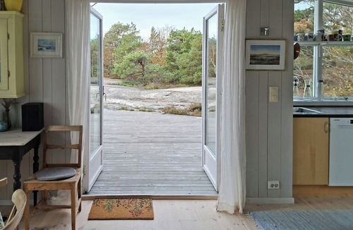 Hvaler House | Holiday home overlooking fishing harbour in Hvaler
