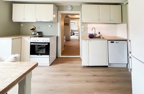 Lindas House | Cozy farmhouse near Bergen – with a hot tub