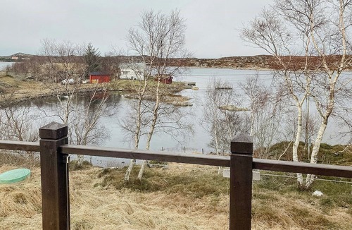 Averoy Municipality House | Cozy log cabin in Karvag