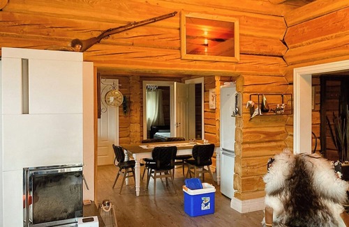 Averoy Municipality House | Cozy log cabin in Karvag