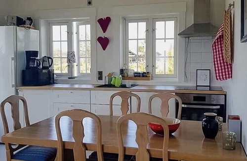 Hurdal Municipality House | Stately cabin with Lake Mjøsa panorama