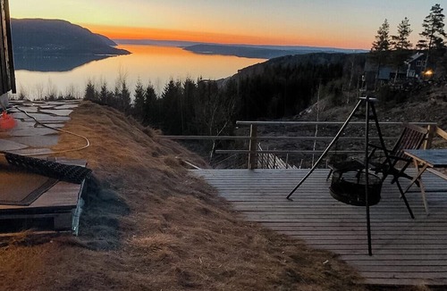 Hurdal Municipality House | Stately cabin with Lake Mjøsa panorama