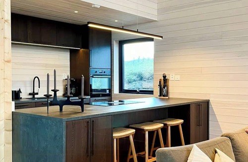 Straumsjoen House | New cabin with ocean views in Vesterålen
