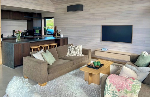 Straumsjoen House | New cabin with ocean views in Vesterålen