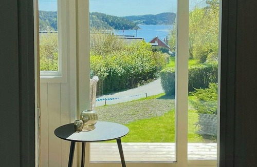 Halden House | Cabin with 3 bedrooms near beach in Svalerødkilen