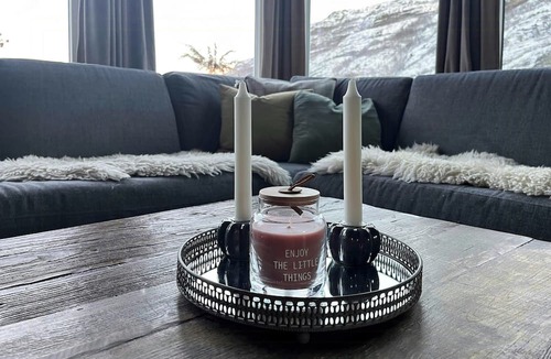Ardal House | Remote cabin with hot tub near Vettisfossen