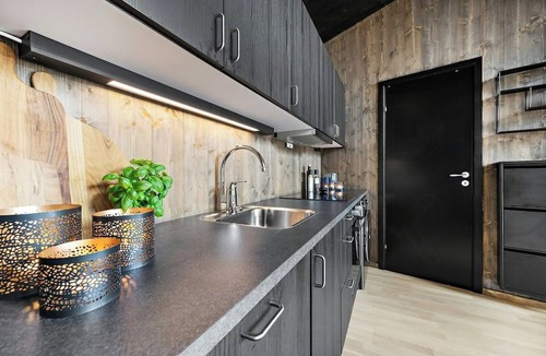Nes Municipality House | Tiny house by beach and river near Gardermoen