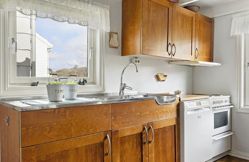 Sogndalstrand House | Traditional house with personal decor