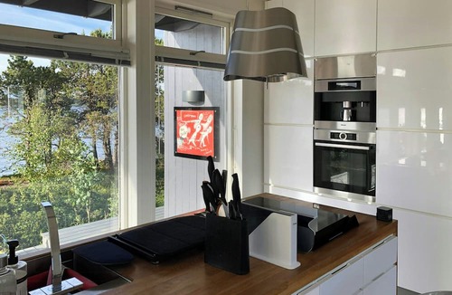 Hamaroy House | Modern cabin with panoramic views of Vestfjorden