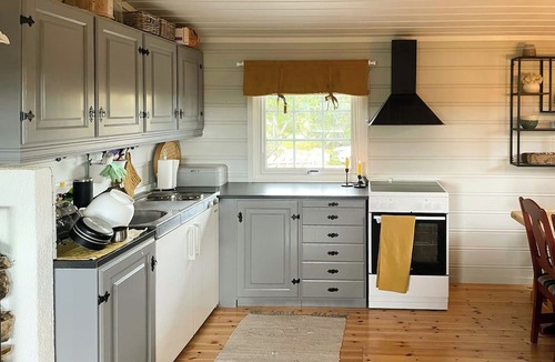 Ringsaker House | Family cabin with sun and views at Ljøsheim