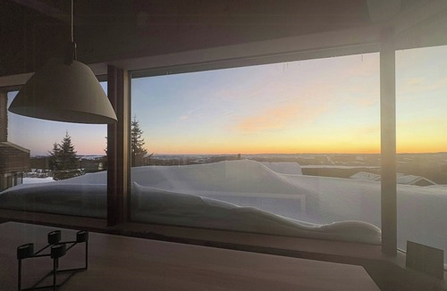 Sjusjoen House | Architect-designed cabin with views in Sjusjøen