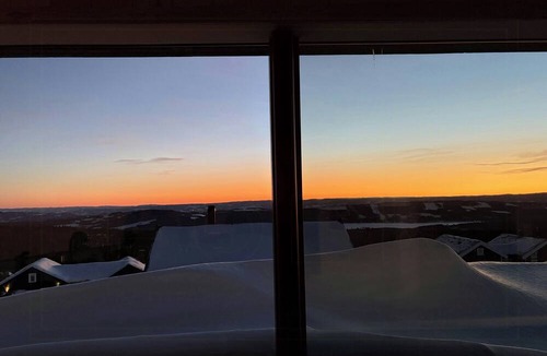 Sjusjoen House | Architect-designed cabin with views in Sjusjøen