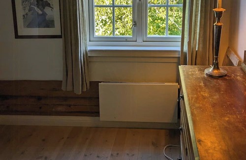Lillesand House | Large house with private dock in Blindleia