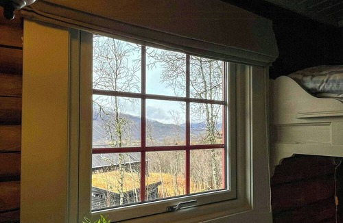 Hemsedal House | Timber cabin with ski-in access at Solheisen