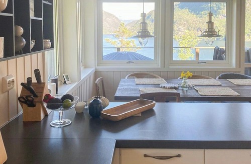 Suldal House | Family cabin with view over fjord, mountain, wood