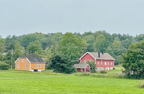 Faervik House | Historic barn and captain's house on Tromøya