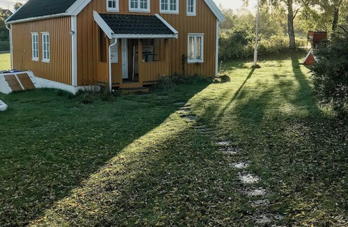 Faervik House | Historic barn and captain's house on Tromøya