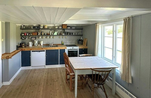 Faervik House | Historic barn and captain's house on Tromøya