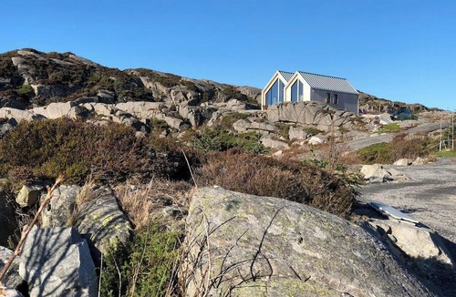 Bokn House | Seaside cabin with secluded location in Bokn