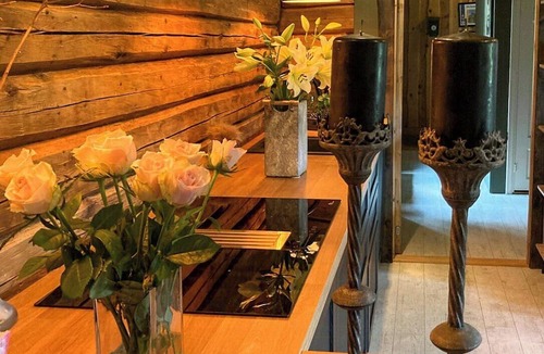 Enebakk House | Historic cabin by the ski trail in Østmarka