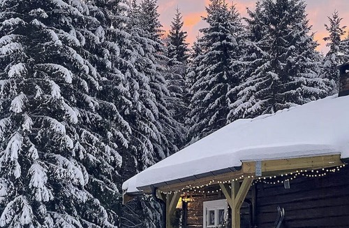 Enebakk House | Historic cabin by the ski trail in Østmarka