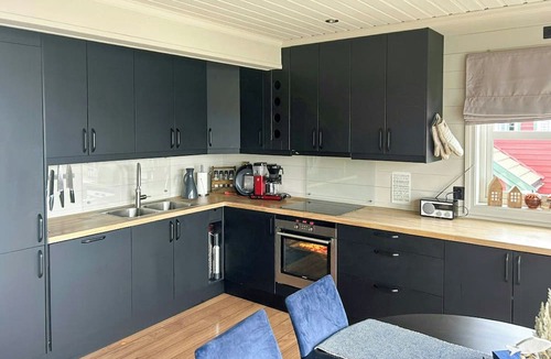 Gulen Municipality House | Cabin with sea views in Mjømna