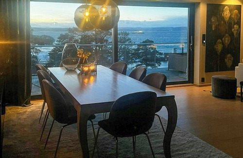 Moss House | House with gym and sea path on Jeløya
