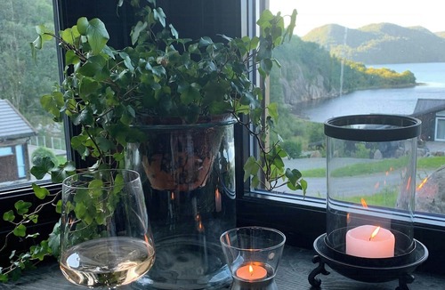 Spangereid House | Cabin by the fjord med spa and sea view