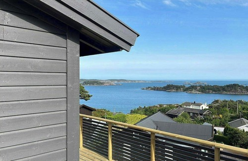 Sogne House | Beautiful cabin with ocean view in Lyngmyr