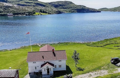 Osen House | Coastal cabin with panoramic views in Høvikstranda