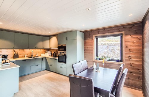 Borgund House | Stunning home in Borgund with sauna