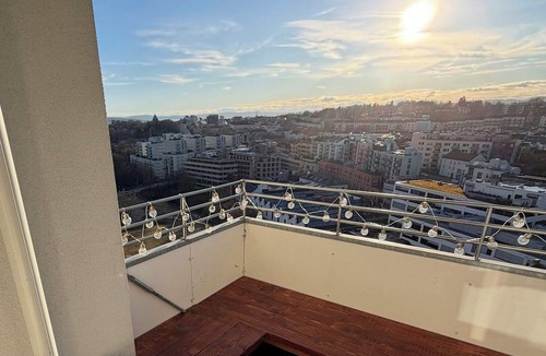 Oslo Apartment | Panoramic views and sunsets atop Grünerløkka