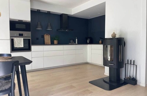 Bergen City Centre Apartment | 2 Balconies I Newly Renovated I Urban Location