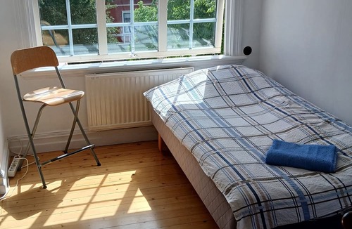 Smogen Condo | Härligt Boende med 4 Sovrum med Centralt Placering i Smögen, 300 m Till Bryggan