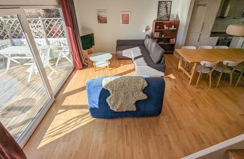 Hovas House | Gorgeous home in Hovås with WiFi