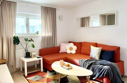 Etelainen District Apartment | Relax by the Sea - 4 Min to Beach & Free Parking