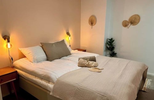Turku Apartment | Serene & Stylish 5★ Getaway in Central Turku – King Bed, Cozy & Prime Location