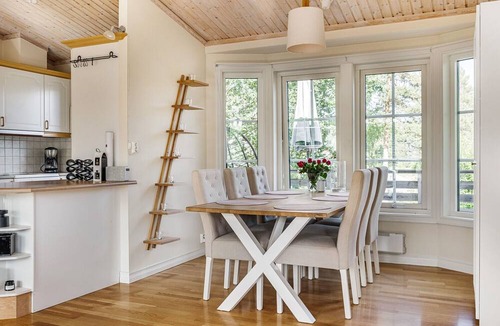 Uppsala O Ski Chalet | Beautiful house next to Burvik Golf of a high standard with a lake view | SE13010