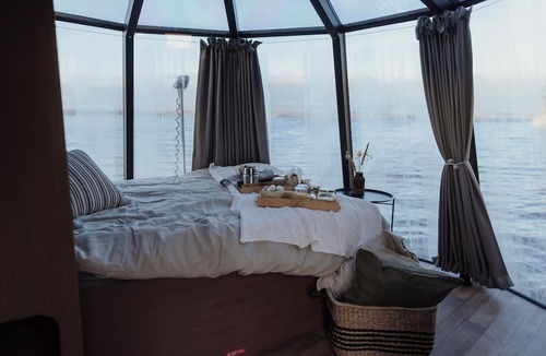 Huarod Cabin | Yggdrasil Igloo Water Huts Skåne