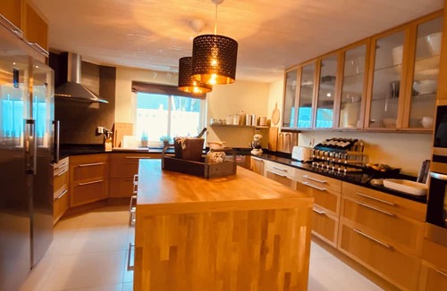 Borrby Villa | Peaceful Villa with Beach Access, Jacuzzi, Sauna, Outdoor Kitchen & Conservatory
