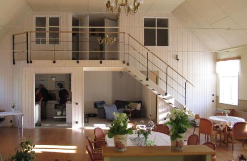 Kristinehamn Bed & Breakfast | Stor lägenhet i Elofstorps Missionshus
