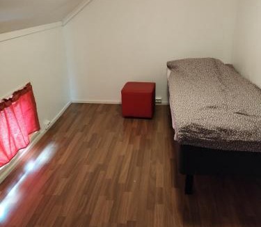 Kristiinankaupunki Apartment | Rinnetalon yläkerta keskusta rauhallinen