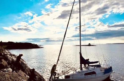 Torslanda Boat Rental | Övernattning på segelbåt