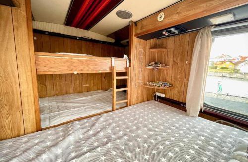 Nolvik Other | Stor Husbuss nära havet - 4 bäddar