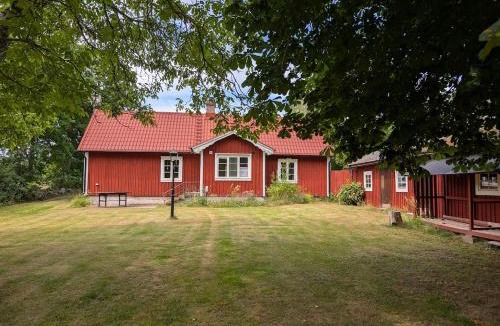 Storlinge Villa | Lillebogård