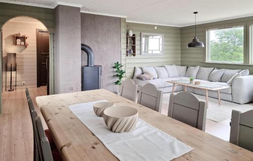 Tansøy House | Amazing Home In Tansøy With Wifi