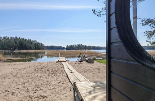 Porvoo House | Modern seaside villa - own beach and beach sauna - panoramic windows