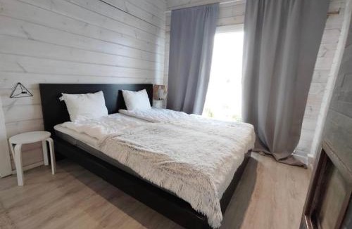 Laukaa Apartment | Forest lakehouse B with jacuzzi